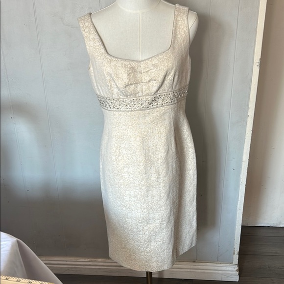 Elegant Cream Textured Midi Dress - Picture 1 of 6